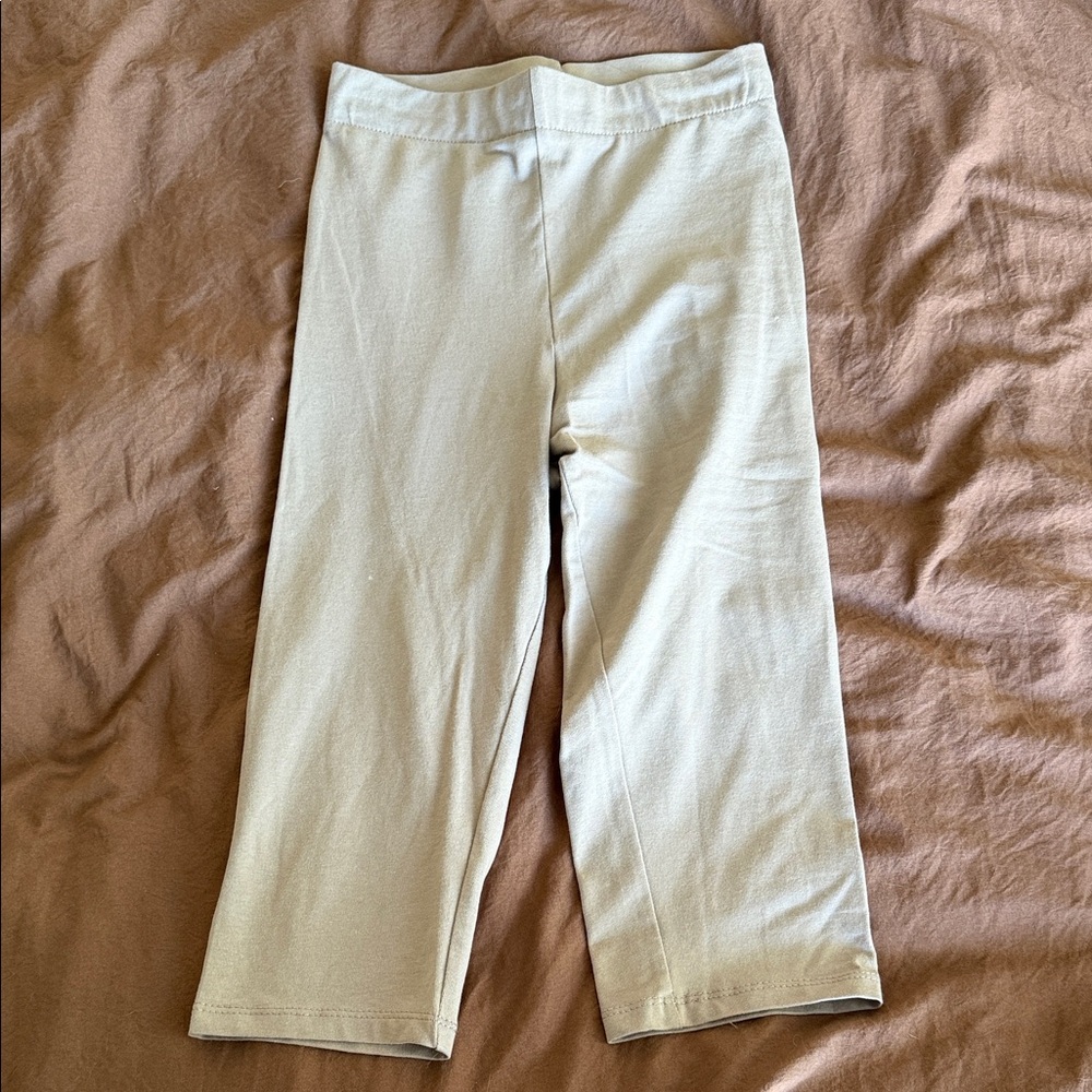 Woman Cream capri leggings